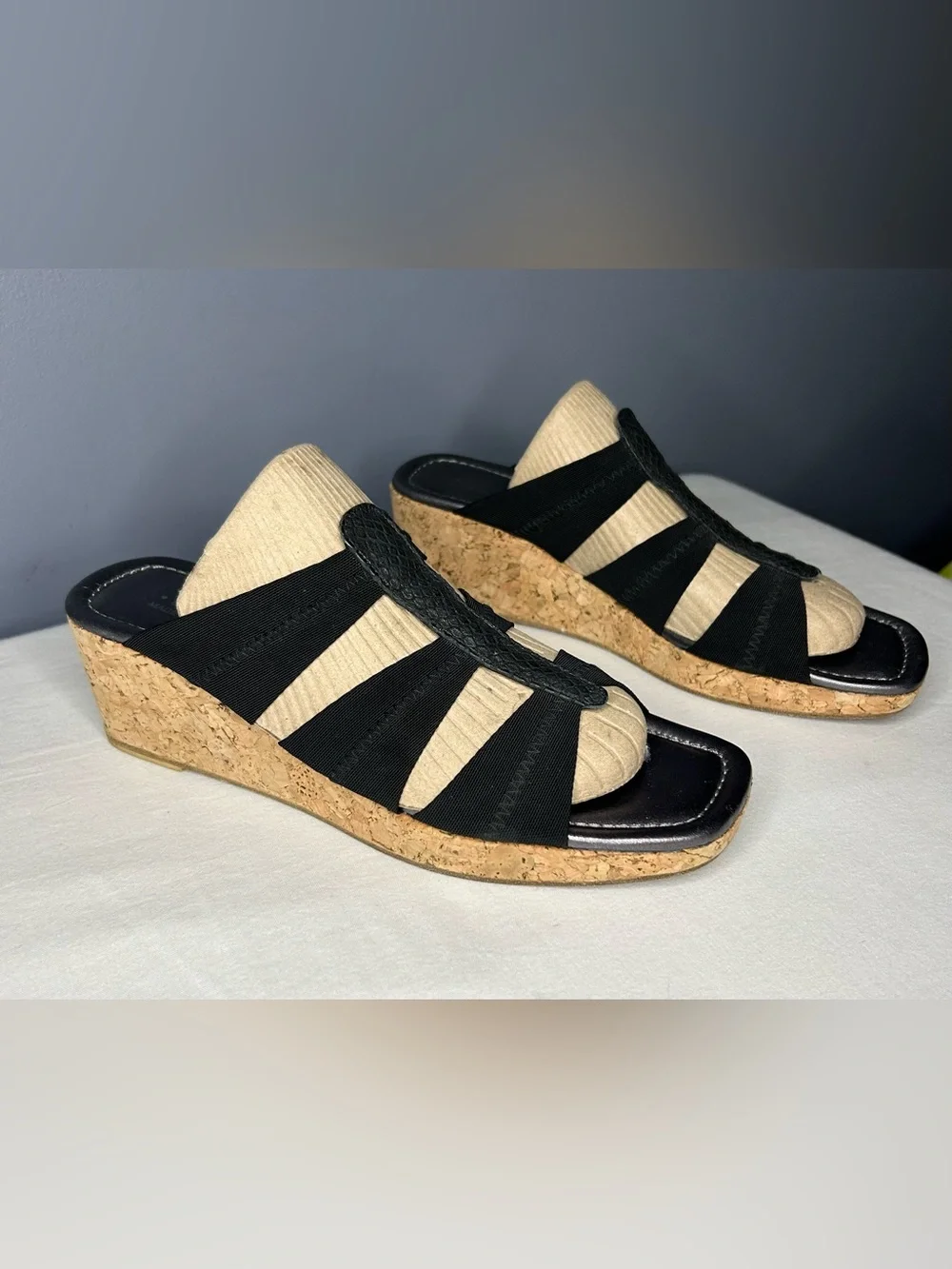 Donald J Pliner Sandals Womens 9 N Black Cork Wedge Thong Slip On Spain Comfort